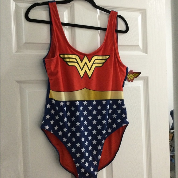 Wonder Woman One-Piece Swimsuit Sz XL , Brand New 💫 - Picture 11 of 13
